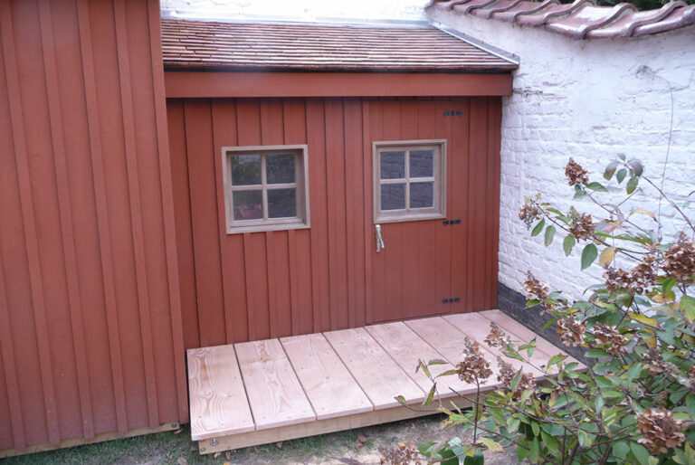 LA CABANE DE LOU LA CABANE DE LOU